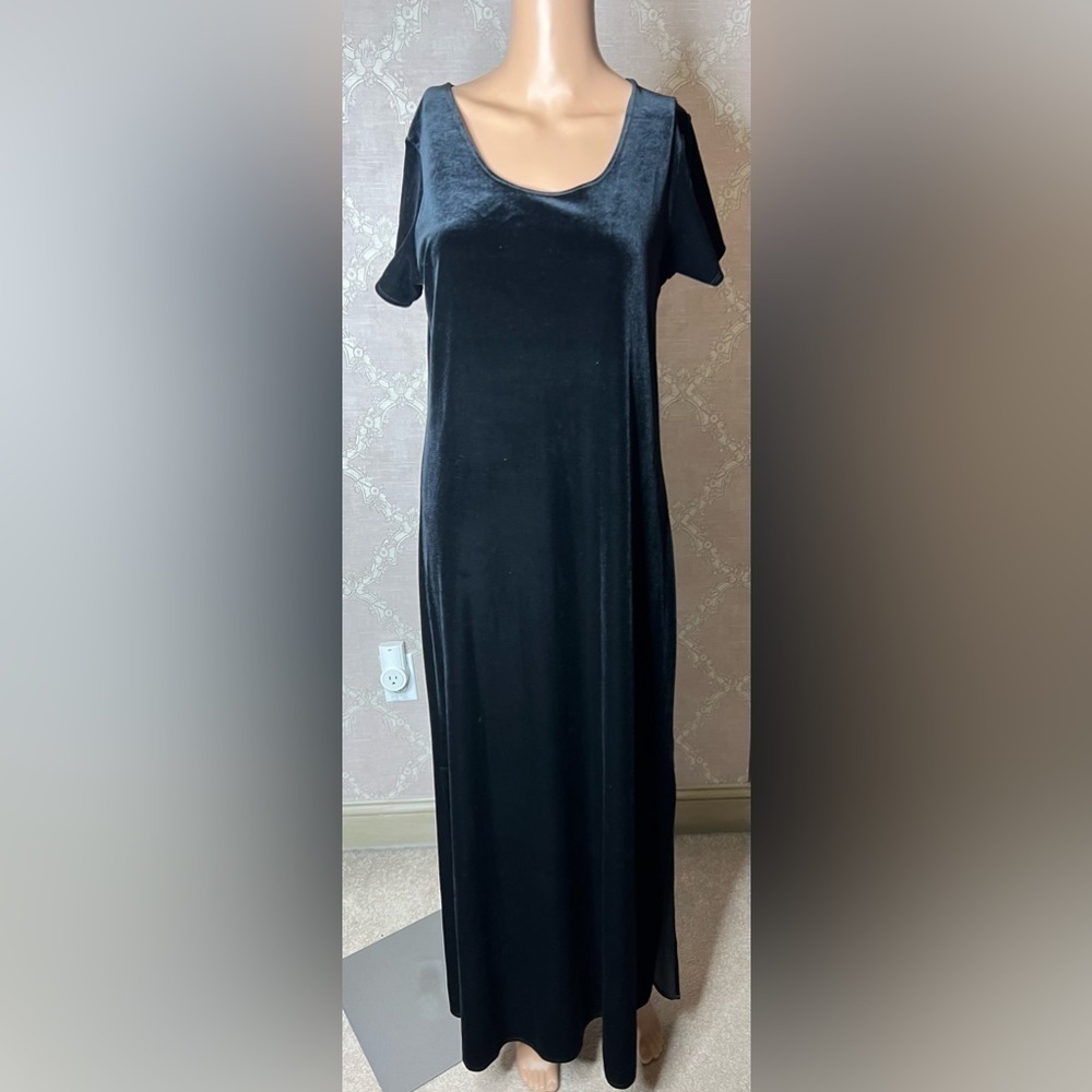 Cassini Black Velvet Maxi Dress Women's Black Short Sleeve